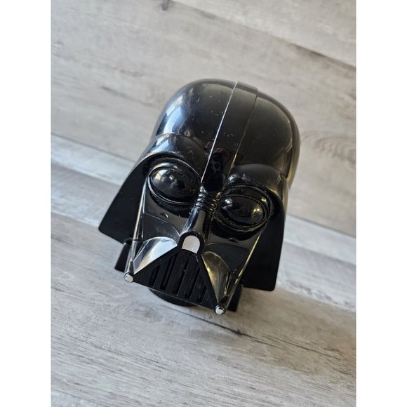 Vintage 1997 Tiger Electronics Star Wars Darth Vader Helmet LCD Game Nonworking - Picture 2 of 10